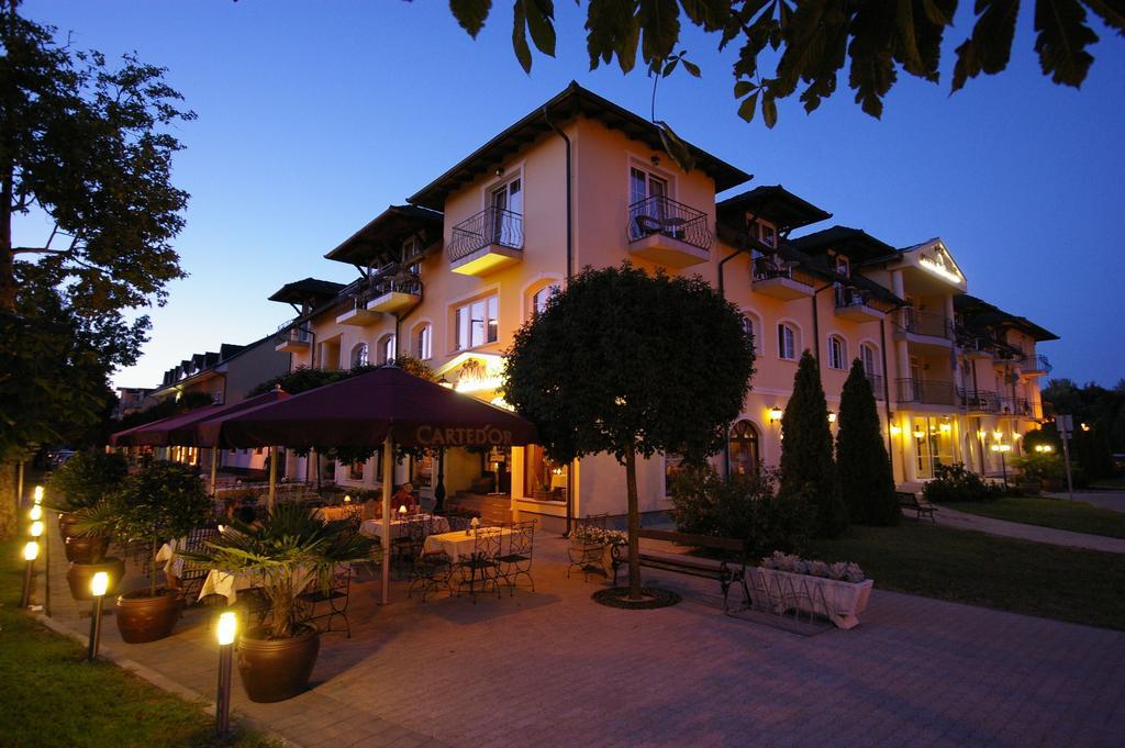 Xavin Wellness Hotel & Restaurant Harkany Exterior photo