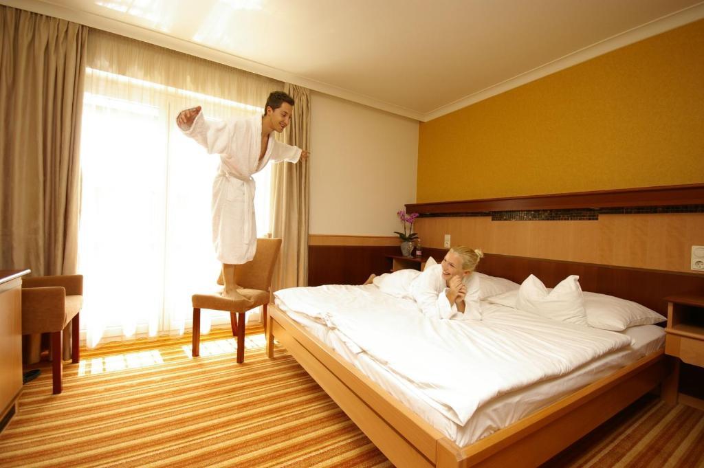 Xavin Wellness Hotel & Restaurant Harkany Room photo